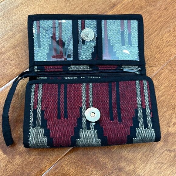 Wallet with snap closure, three zipper pockets and strap - Picture 3 of 8